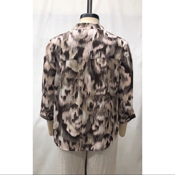 Chico’s Brown Tan Pleated V-Neck Blouse - Picture 4 of 13
